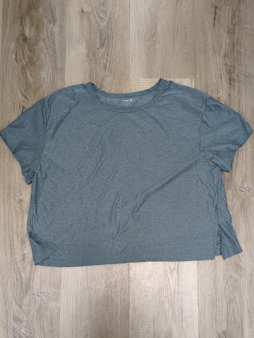 Old Navy Active Cloud 94 Soft Crew Neck Short Sleeve Cropped Tee